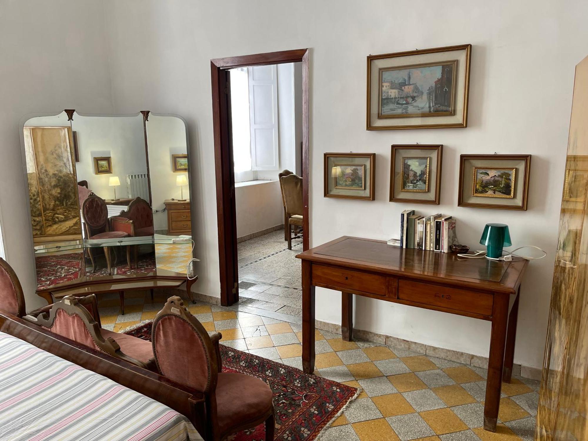 Historical Maison Des Artistes In Aristocratic Xvi Century Palace