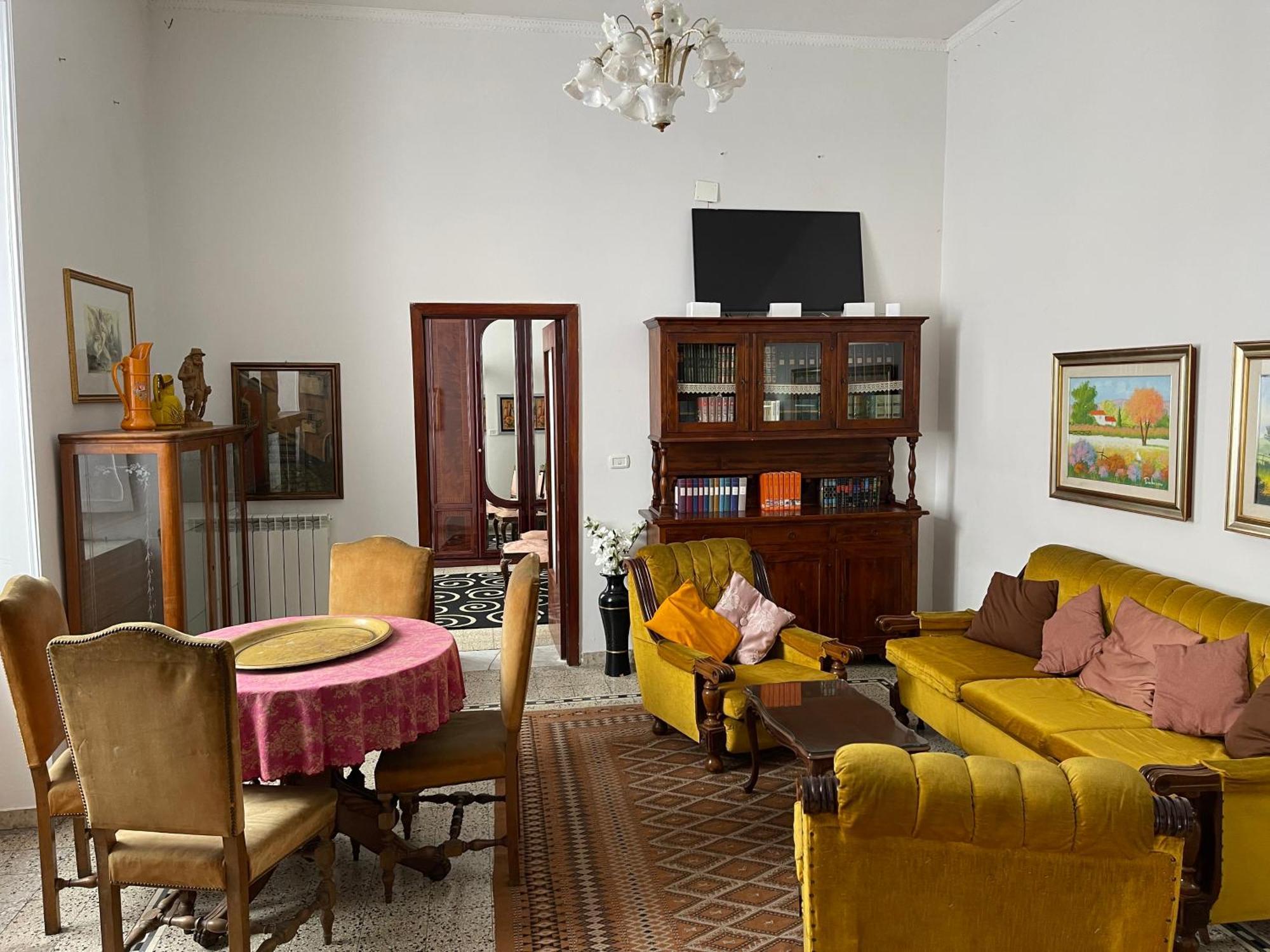 Apartment Historical Maison Des Artistes In Aristocratic Xvi Century Palace